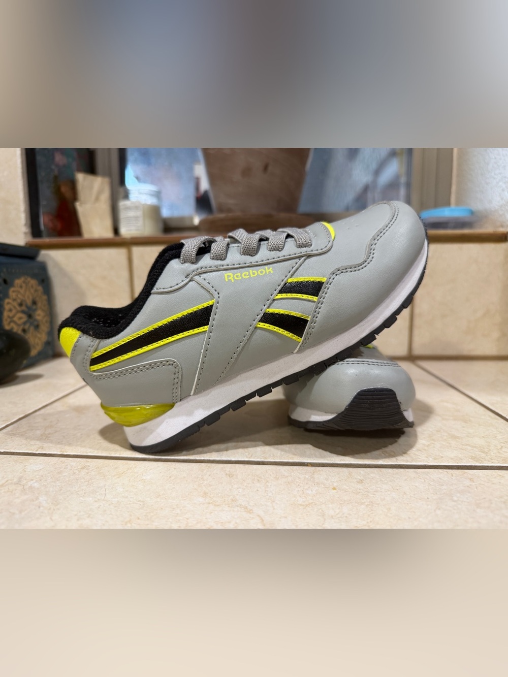 Reebok Boys Gray & Neon Yellow Light Up Shoes Size 13 K